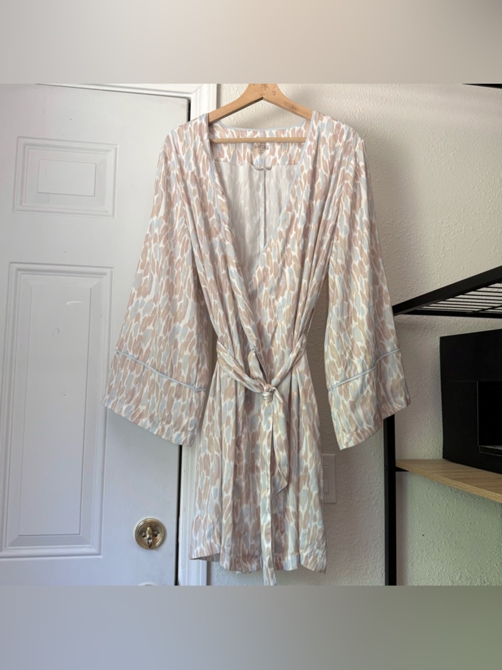 SUMMERSALT white tan blue leopard cheetah belted long sleeve pajama lounge robe
